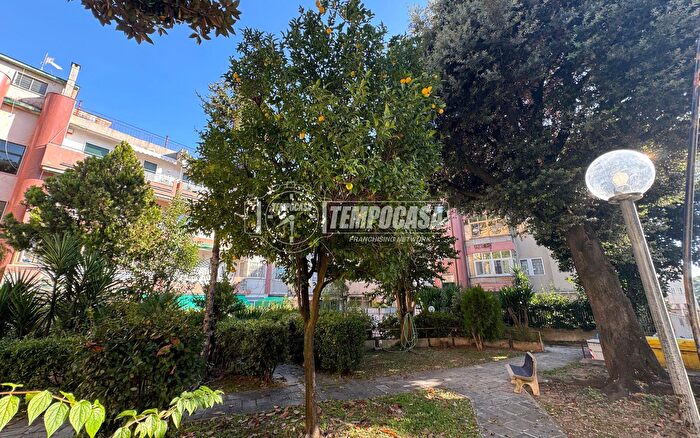 Appartamento con 5 locali in vendita in Viale Colli Aminei PSite, Napoli
