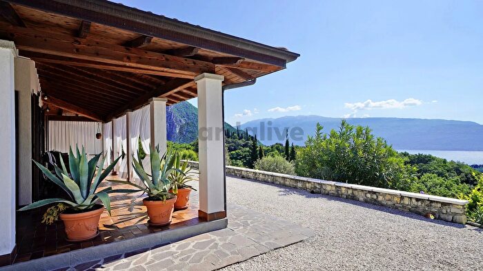 Casa quadrilocale in vendita in Via Sanico, Toscolano Maderno