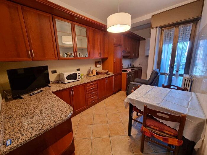 Appartamento bilocale in vendita in Via Marzo, Limbiate