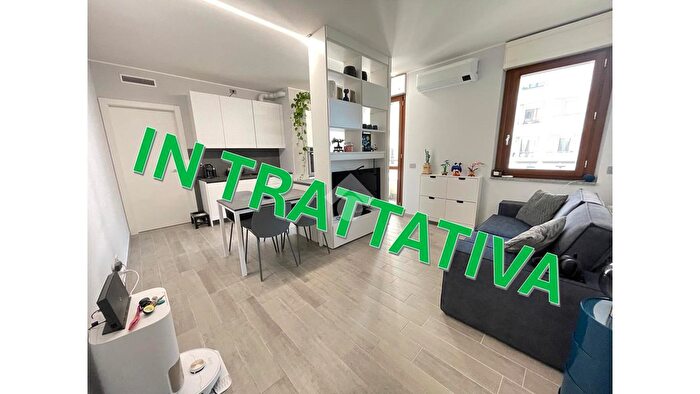 Appartamento bilocale in vendita in Via Aberto da Giussano, Villa Cortese