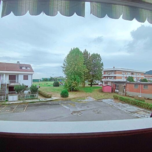 Appartamento bilocale in vendita in Luni