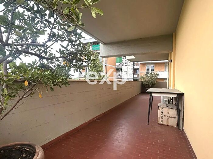 Appartamento con 5 locali in vendita in Firenze