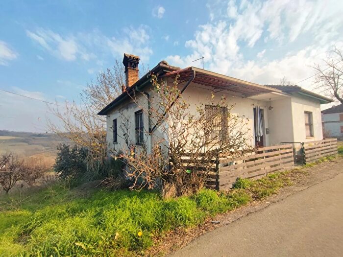 Casa quadrilocale in vendita in Frazione Inselmina, Berzano Di Tortona