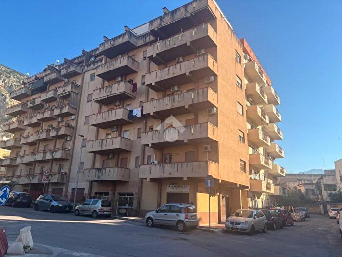 Appartamento trilocale in affitto in Via Salvatore Guastella, Centro, Capaci