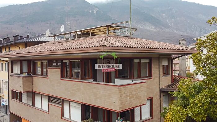 Appartamento con 7 locali in vendita in Via Fabio Maniago, Maniago