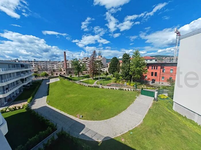 Appartamento trilocale in vendita in Via Costalunga, Trieste