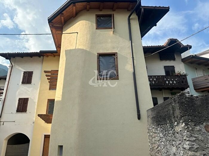 Appartamento con 6 locali in vendita in Via Castelbarco, Avio