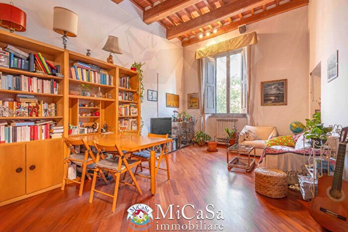 Appartamento trilocale in vendita in Via Giusti, Pisa