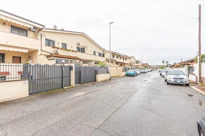 Casa trilocale in vendita in Via Giuseppe Antonio Borgese, Roma