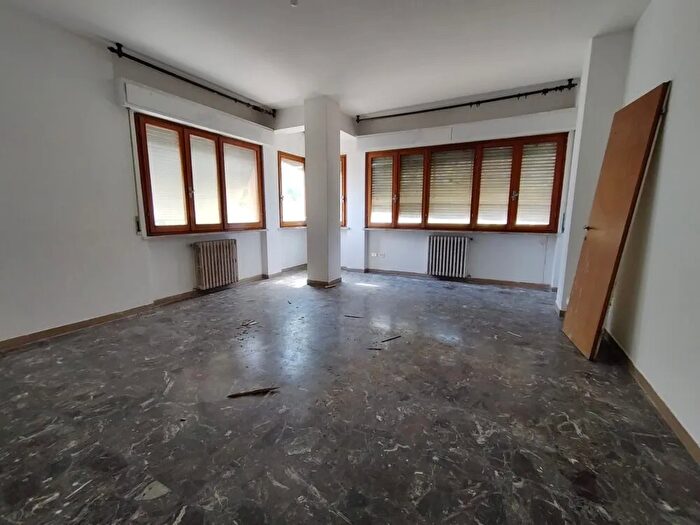 Appartamento con 5 locali in affitto in Citta Di Castello