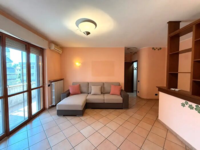 Appartamento trilocale in vendita in Via Padre Tondini, Lodi