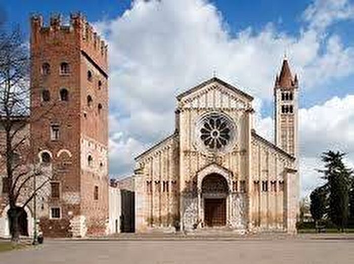 Appartamento quadrilocale in affitto in Piazza San Zeno, San Zeno, Verona