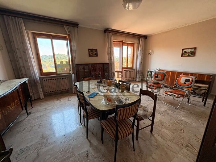 Appartamento trilocale in vendita in Via Dante Lombroni, Citta Della Pieve