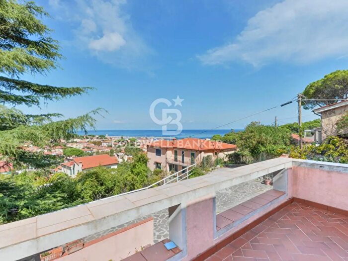 Casa con 6 locali in vendita in Via La Fornace, Marciana Marina