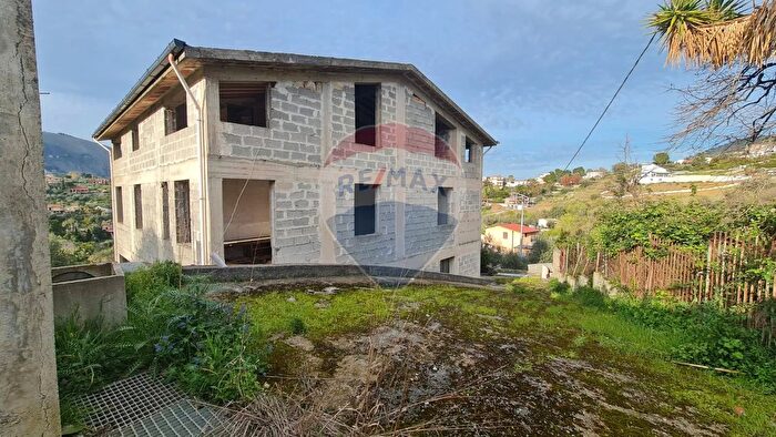 Appartamento con 15 locali in vendita in Via Papa Giovanni, Monreale