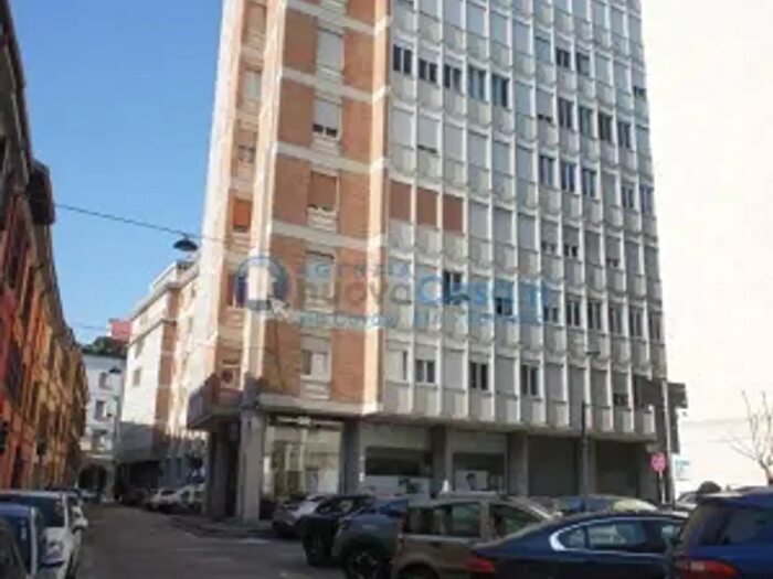 Appartamento con 5 locali in vendita in Via Carlo Cignani, Forli