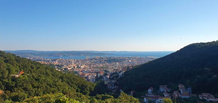 Appartamento con 7 locali in vendita in Via Artemisio, Trieste