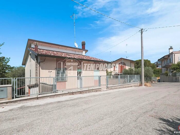 Casa con 5 locali in vendita in Via Ricci Montalbano, San Giovanni In Marignano