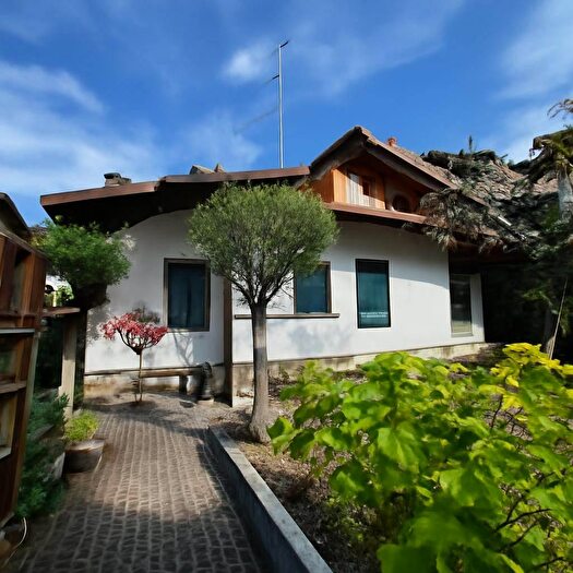 Casa bilocale in vendita in Via Monte Grappa, Scanzorosciate