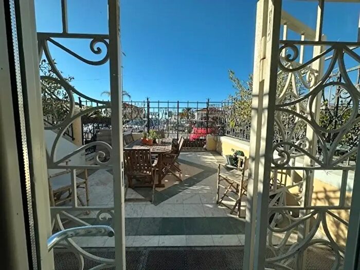 Appartamento quadrilocale in vendita in Camaiore