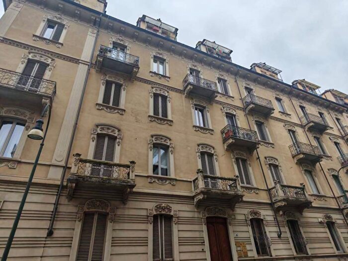 Appartamento quadrilocale in affitto in Via Vincenzo Vela, Crocetta, Torino