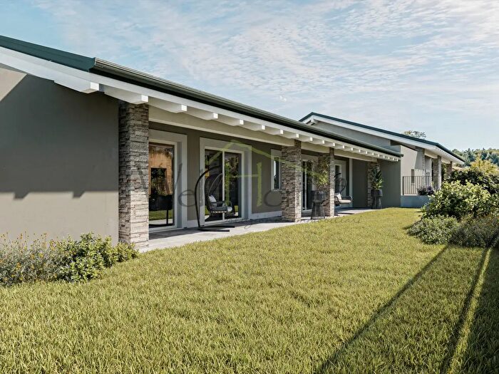 Casa quadrilocale in vendita in Via Rovascio, Tavernerio