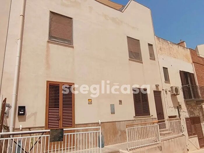 Casa trilocale in vendita in Via Dogana, Favignana