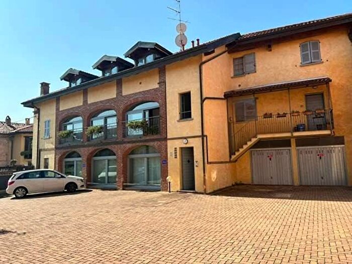Appartamento trilocale in affitto in piazza balconi, Mercallo