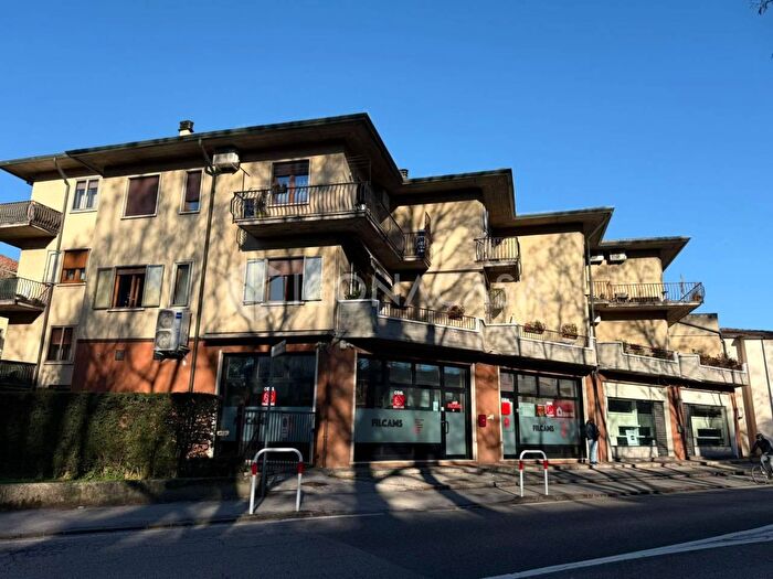 Appartamento con 7 locali in vendita in Vicolo Benvenuto De Campesani, Vicenza