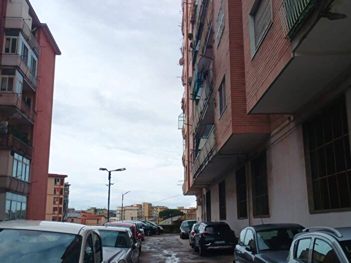 Appartamento trilocale in affitto in Via Terracina, Fuorigrotta, Napoli