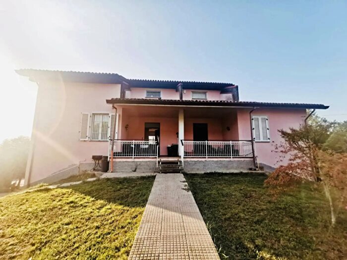 Casa con 6 locali in vendita in Frazione CaRodoni San Damiano al Colle, San Damiano Al Colle