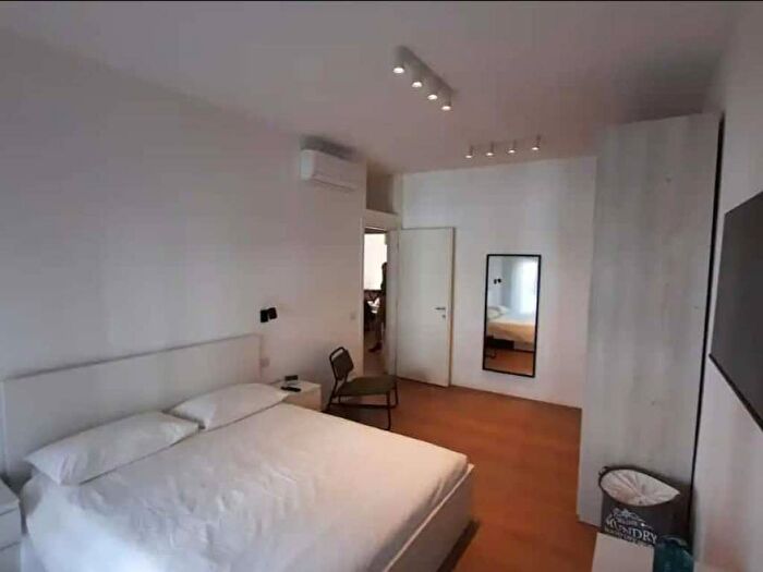 Appartamento trilocale in affitto in Via Meloria, Monte Rosa Lotto, Milano