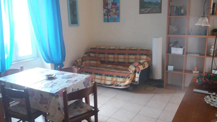 Appartamento trilocale in affitto in Via Gaetano Donizetti, Camaiore