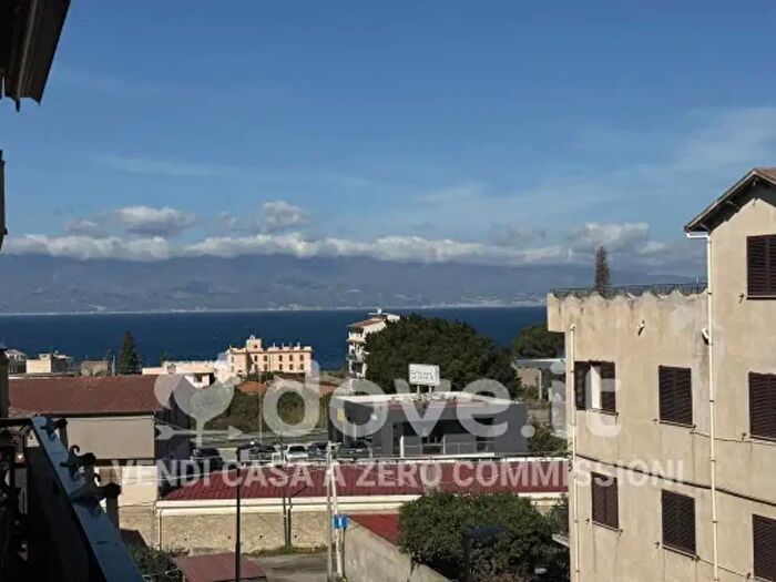 Appartamento quadrilocale in vendita in Via Crocevia, Reggio di Calabria