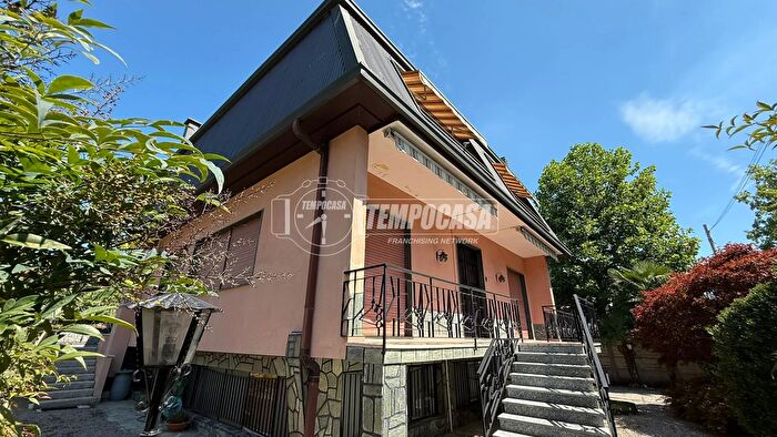 Casa con 5 locali in vendita in Via Enrico Fermi, Legnano