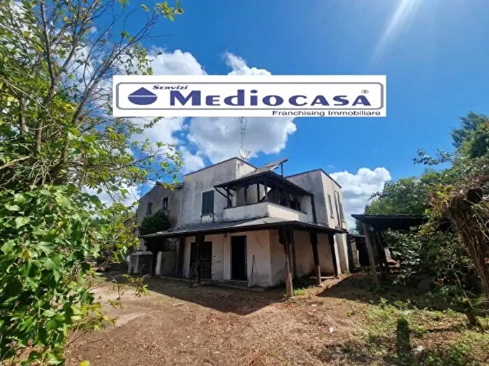 Casa trilocale in vendita in Via delle Azalee, Lariano