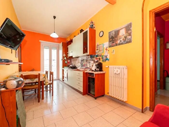 Appartamento trilocale in vendita in Via Breglio, Torino