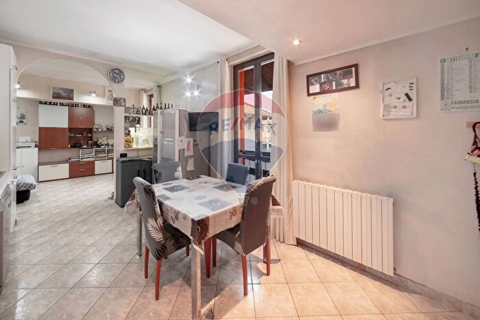 Appartamento trilocale in vendita in Via Martiri di Bologna, Cavenago Di Brianza