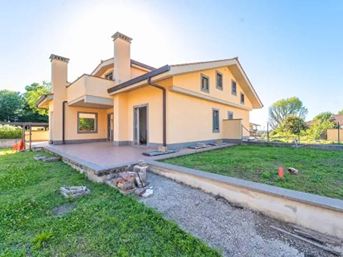 Casa con 6 locali in vendita in Via delle Ortensie, Rocca Di Papa