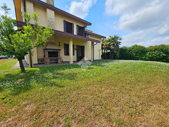 Casa con 5 locali in vendita in Via Barbariga, Fiesso DArtico