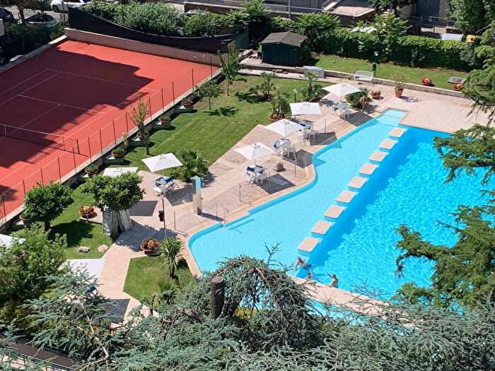 Appartamento con 6 locali in affitto in Via Stefano Jacini, Vigna Clara Vigna Stelluti, Roma