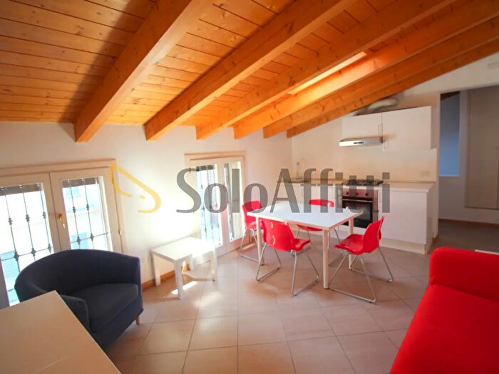 Appartamento bilocale in affitto in Via Azzone Visconti, Lecco