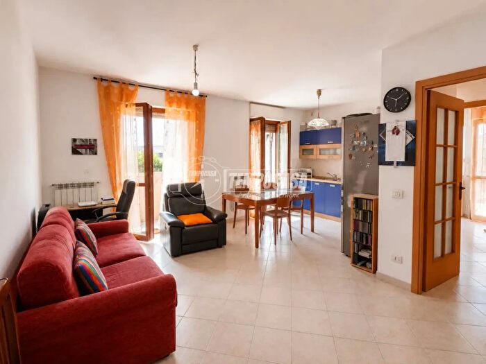 Appartamento trilocale in vendita in Via Val della Torre, Torino