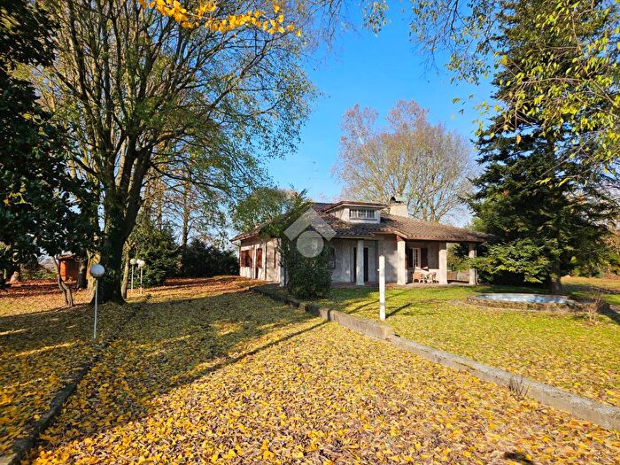 Casa con 5 locali in vendita in Via Chiesa di Cortile, Carpi