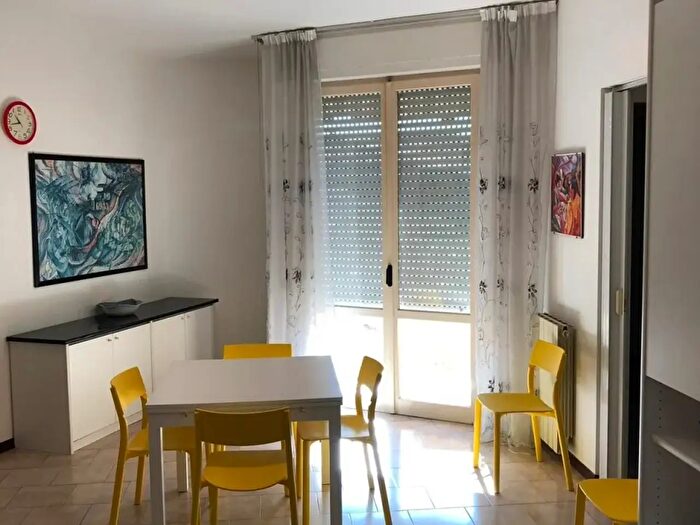 Appartamento quadrilocale in affitto in Via Giocchino Rossini, Massa