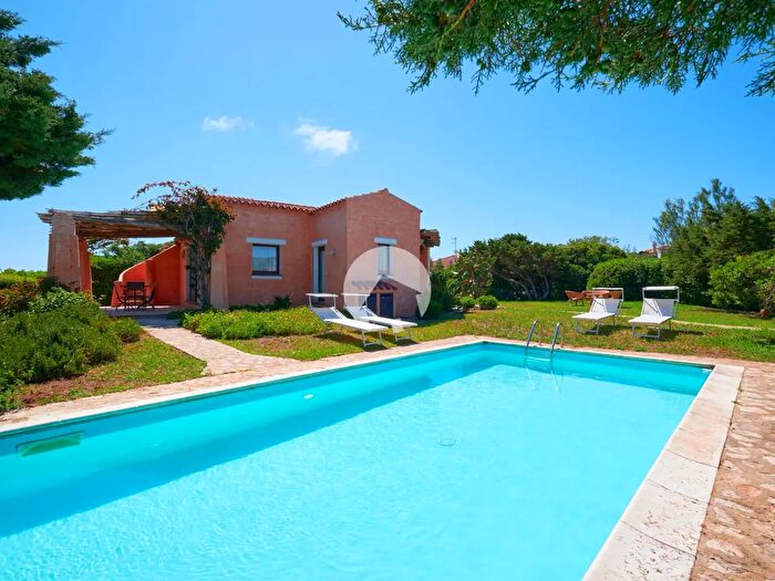 Casa con 6 locali in vendita in Punta su Torrione Comparto, Stintino