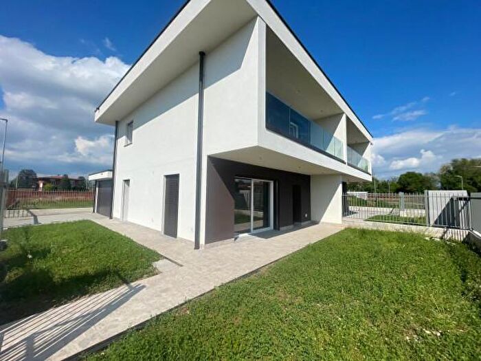 Casa quadrilocale in vendita in Martinengo