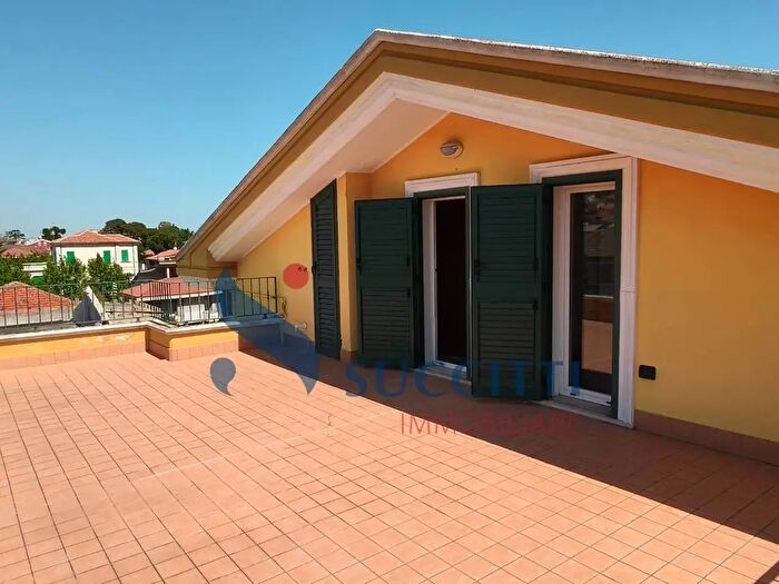 Appartamento trilocale in vendita in Via Giugno, Tortoreto