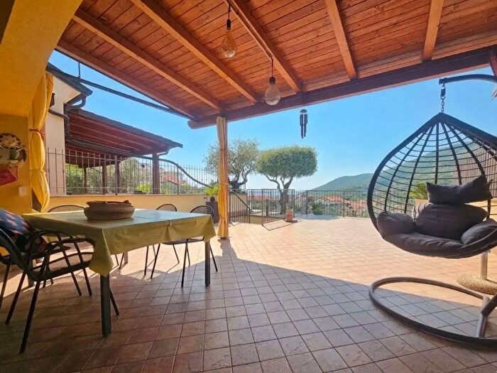 Casa con 5 locali in vendita in Via Maccagne, Toirano