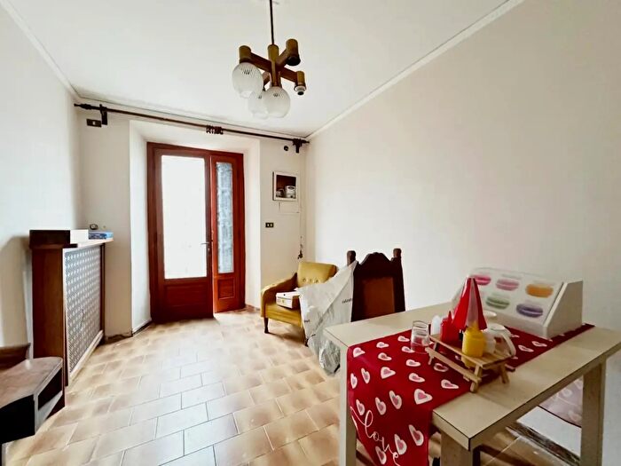 Casa con 5 locali in vendita in Pescia
